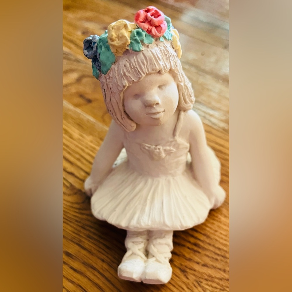Austin Sculpture Dee Crowley Hat Kids Lil Ballerina Figurine Statue